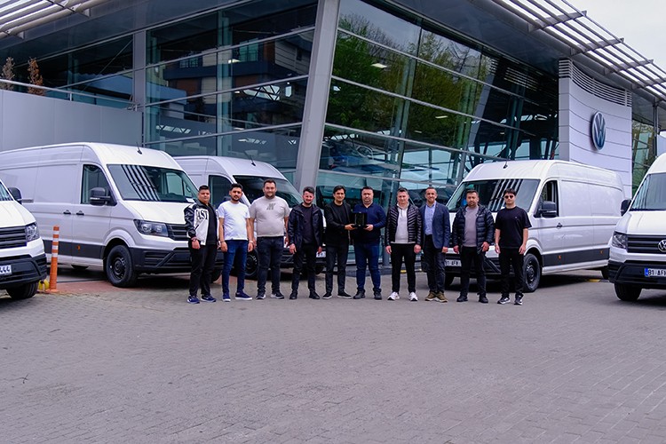 Volkswagen Ticari Araç'tan Yıldırımlar Lojistik filosuna Crafter teslimatı