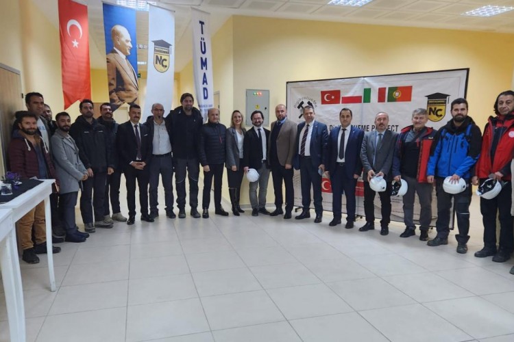 Türkiye'nin ilk madencilik lisesinde toplandılar