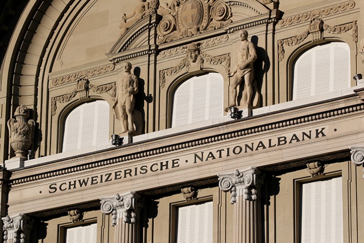 İsviçre faizi 25 puan artırdı