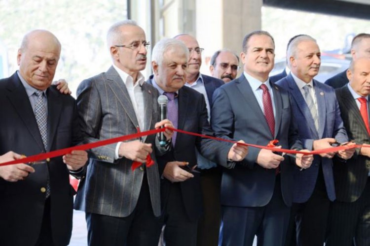 Yat kaptanları aynı masada