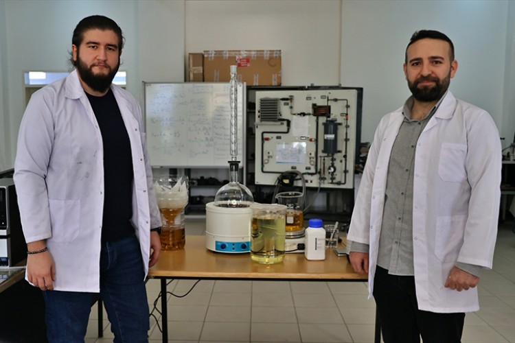 Üniversitenin atık yağları biyodizele dönüştürülüyor