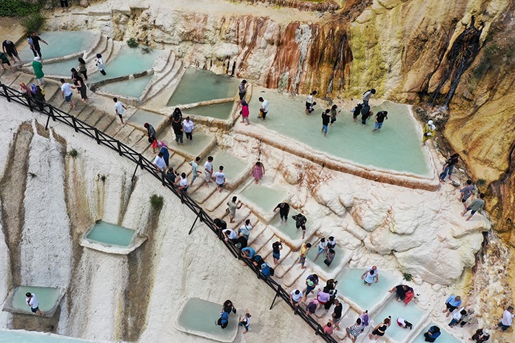 Göksu travertenlerine sezonda 200 bin ziyaretçi bekleniyor