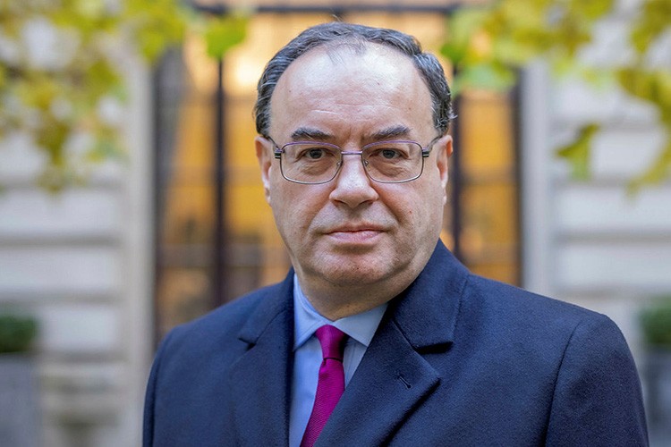 İngiltere Merkez Bankası'ndan faiz artırım sinyali