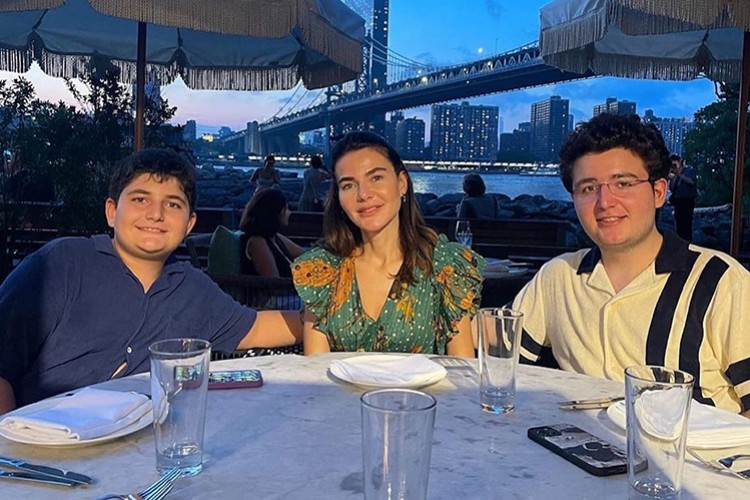 Yaz kampı için New York'a uçtular