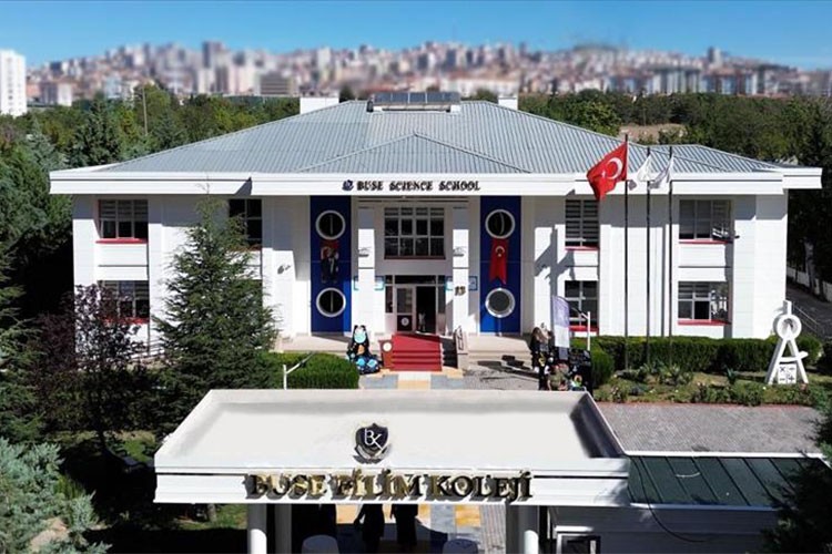 İilkokul öğrencileri için girişimcilik yarışması düzenledi