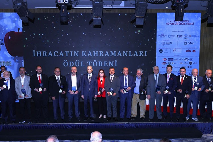 İmzaları attılar e-ihracata tam destek sözü verdiler