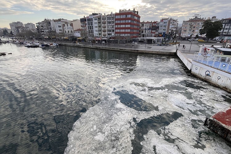 Çanakkale sahillerinde müsilaj görülmeye başlandı