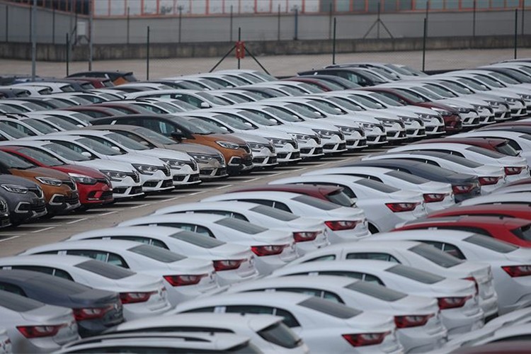 AB geçen yıl 165,2 milyar avroluk otomobil ihraç etti