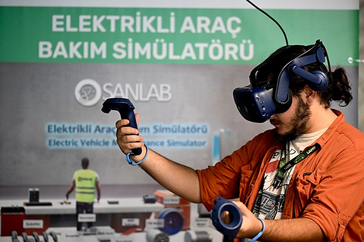 Elektrikli araçların bakımı için simülatörlü eğitim imkanı