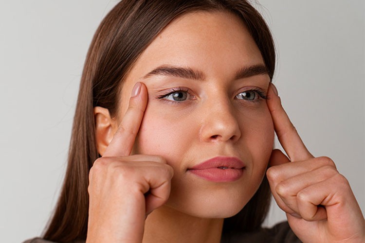 Badem göz estetiği ile doğal ve kalıcı sonuçlar