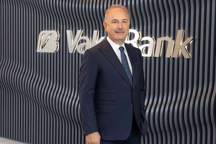 VakıfBank'tan 900 milyon doların üzerinde sendikasyon kredisi