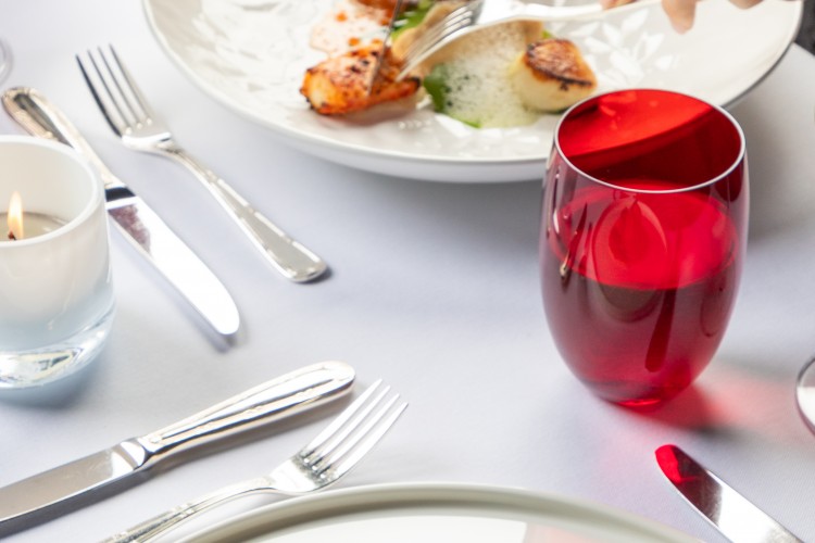 AŞKIN TADI RAFFLES İSTANBUL'DA ÇIKAR