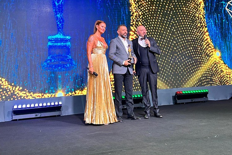 En iyi doğrudan satış ödülünü aldı