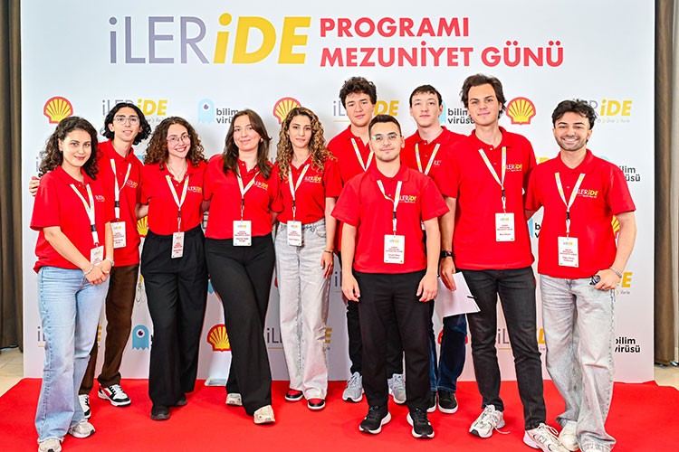 Shell İleride programı üçüncü dönem mezunlarını verdi