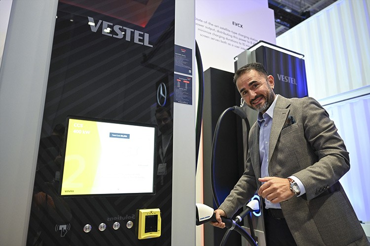 40 yıllık tecrübesini otomotiv elektroniği alanına aktaracak