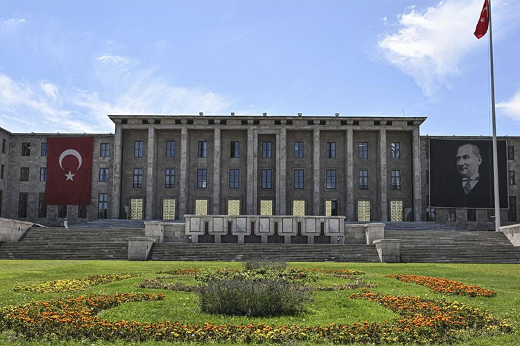 Ekonomiye ilişkin kanun teklifi, Komisyonda