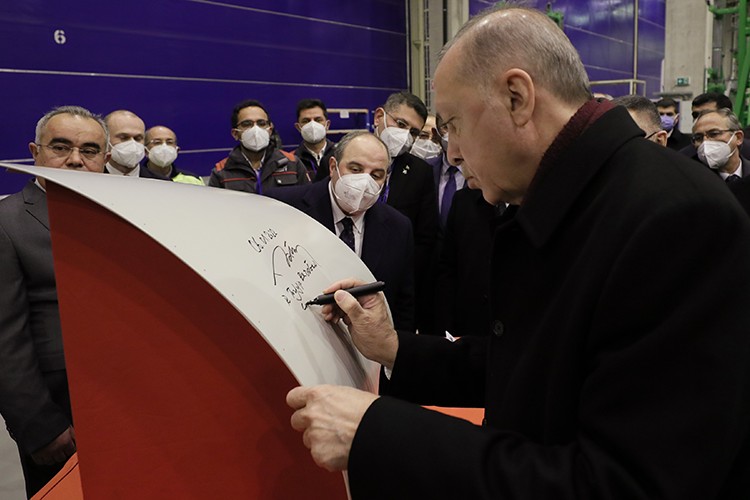 "Milli muharip uçağımızı inşallah 2023'te çıkaracağız"