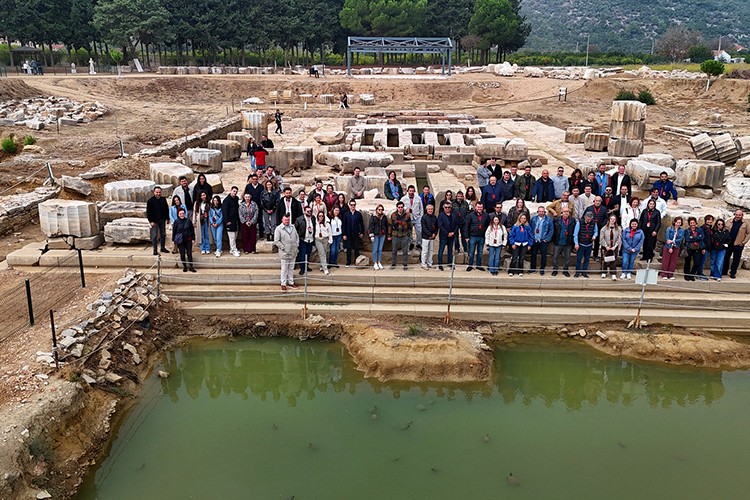 Klaros'ta kadim bilgelikle buluşan modern tıp