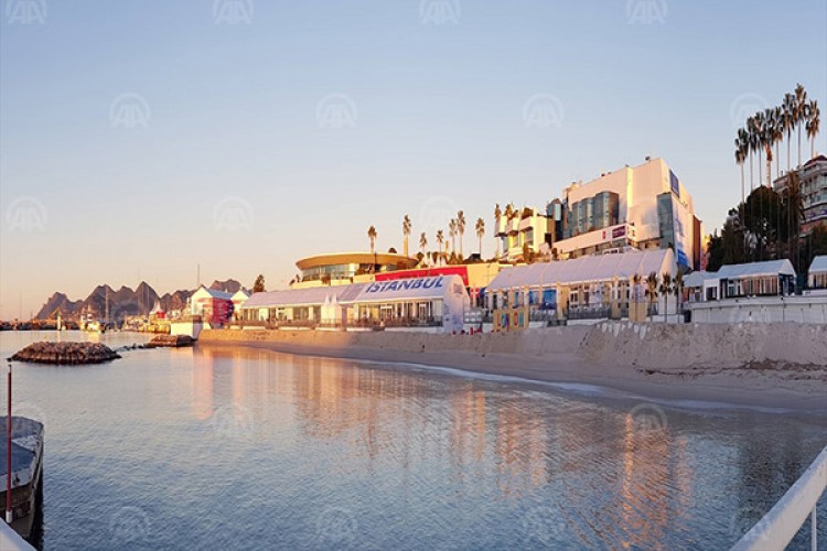 "Londra ve Paris'in orta yeri İstanbul'dur"