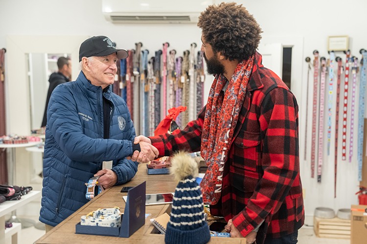 "Alışverişlerinizi küçük esnaftan yapın"