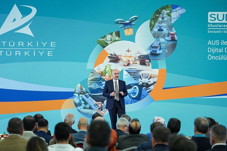 İstanbul'da trafik sıkışıklığı yıllık 10 milyar dolar kayba neden oluyor