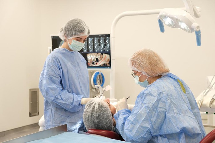 Türk insanının yüzde 80'i diş fırçalamayı bilmiyor