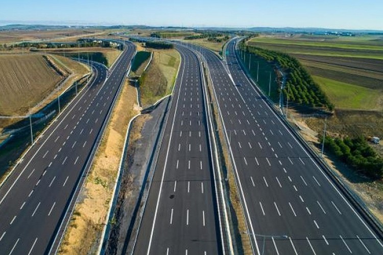 Bazı otoyollarının yapım ihaleleri eylüle ertelendi