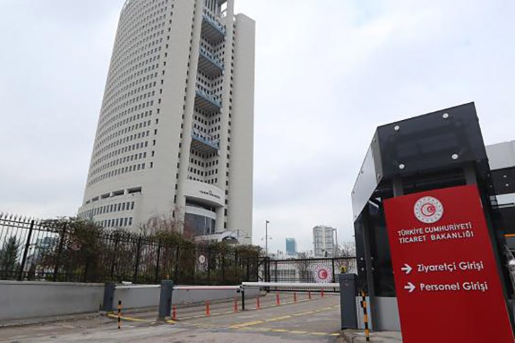 2 uluslararası şirkete birer ay faaliyet yasağı