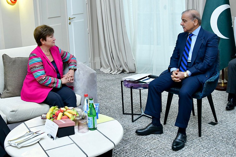 Pakistan'dan IMF'ye kredi çağrısı