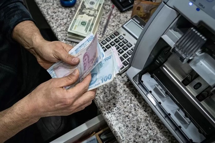 Bankacılık sektörünün mevduatı azaldı