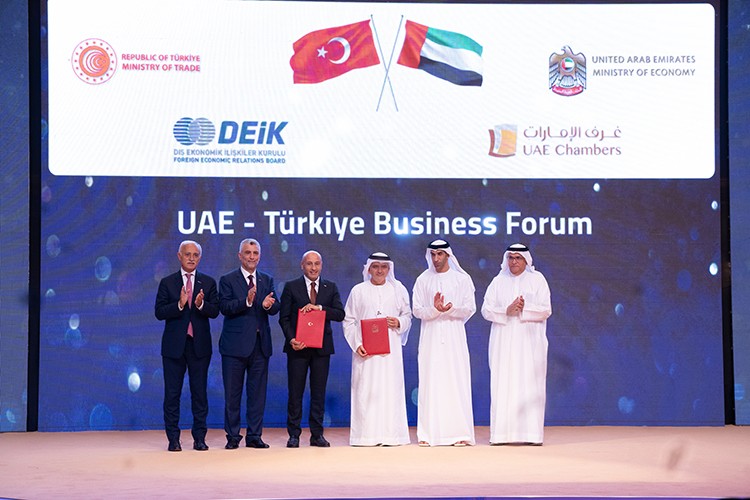 Türk özel sektörü Körfez turundan 26 anlaşmayla döndü