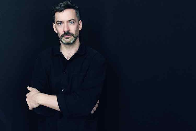 Elektronik müziğin titreşimlerine açılacağız