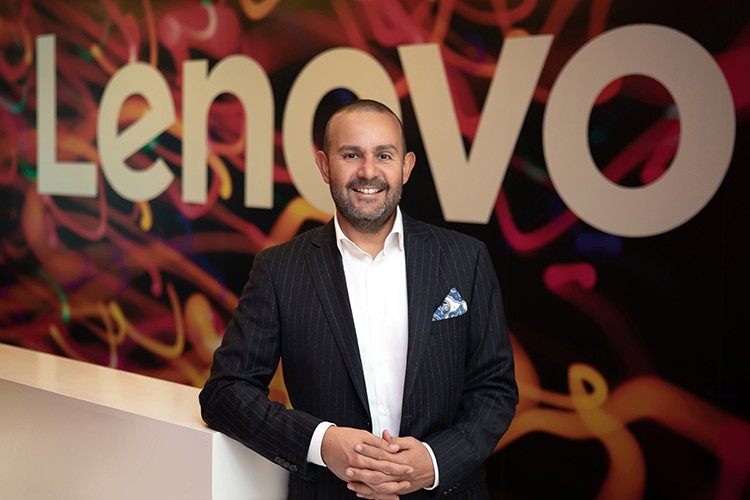 Lenovo, yapay zeka odaklı büyümesini üçüncü çeyrekte de sürdürdü
