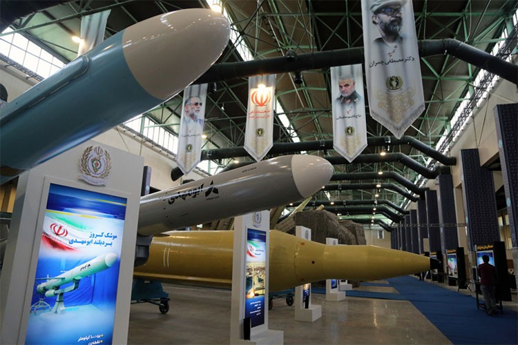 İran, savunma harcamalarını 3 kat artırdı