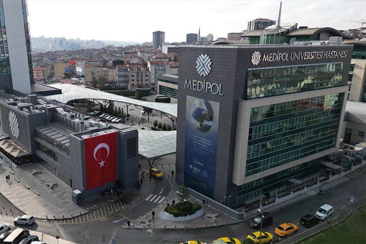 Medipol hastanelerinde Cumhuriyet Bayramı kutlandı