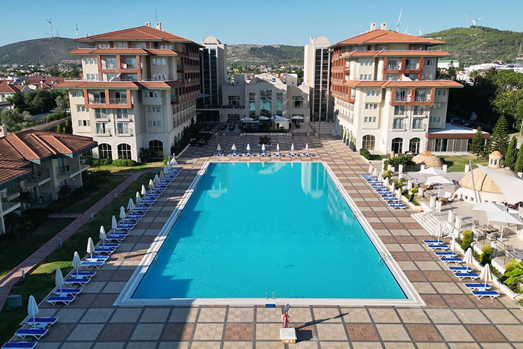 Radisson Blu Resort & Spa, Çeşme yeniden açıldı