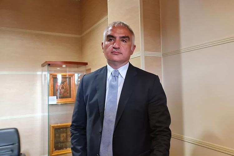 "42 milyon turist hedefimizi 47 milyon olarak güncelledik"