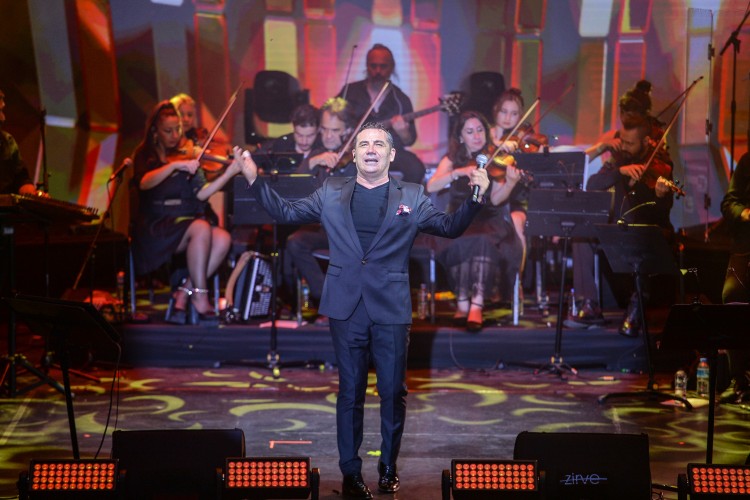 Ferhat Göçer'den Harbiye Açık Hava'da Büyüleyici Senfonik Gece