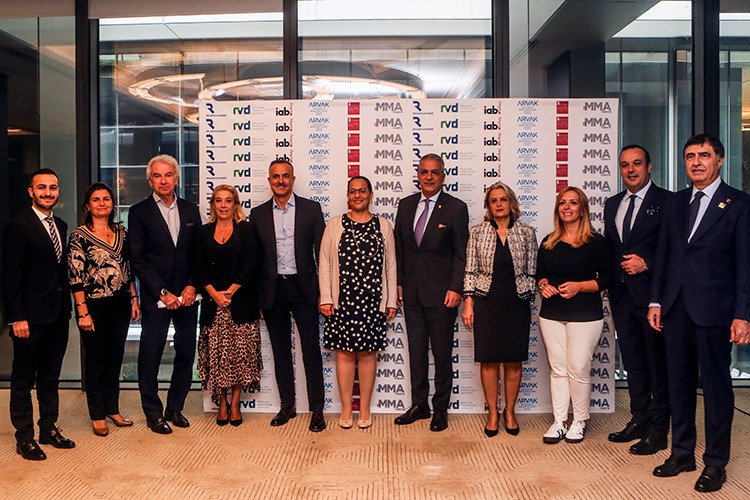 Medya ve reklama yatırım arttı