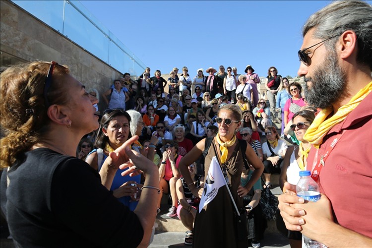 Engelsiz tur" ile ülkenin tarihi ve kültürel zenginliğini geziyorlar