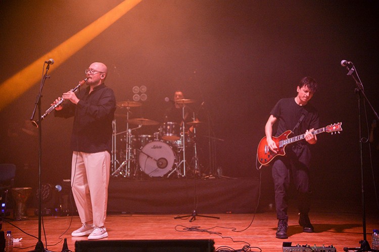 Hayranları salonu doldurdu