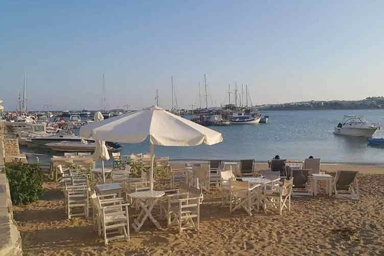 Poseidon'un kollarında Attika...