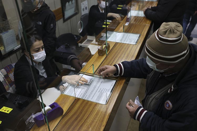 Dolar 36.03'ten açıldı