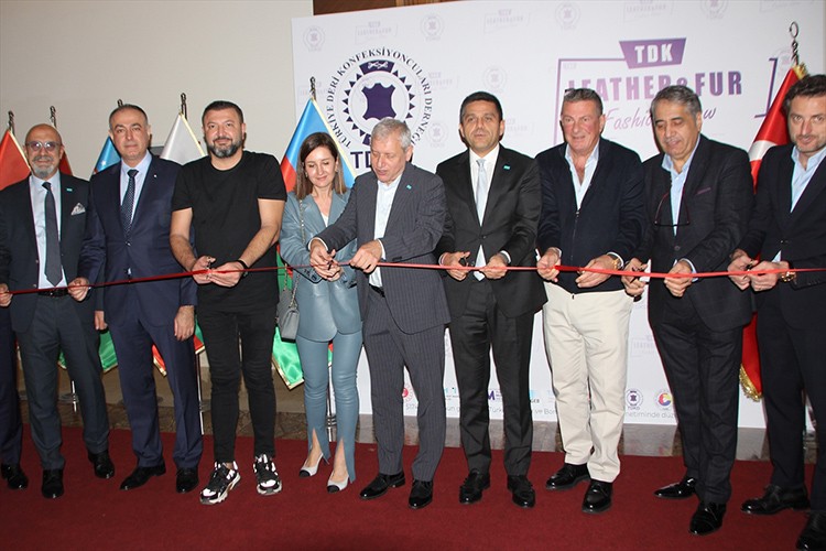 Deri sektörü temsilcileri fuarda buluştu