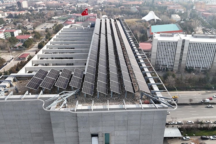 İŞKUR, tükettiği elektrikte güneşten faydalanıyor