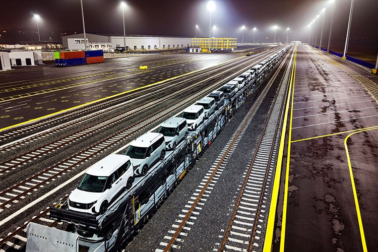 Türkiye ve Romanya arasında demiryolu köprüsü kuruldu