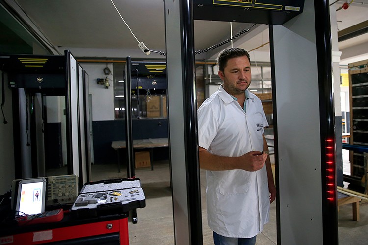 Makam odalarına dedektör