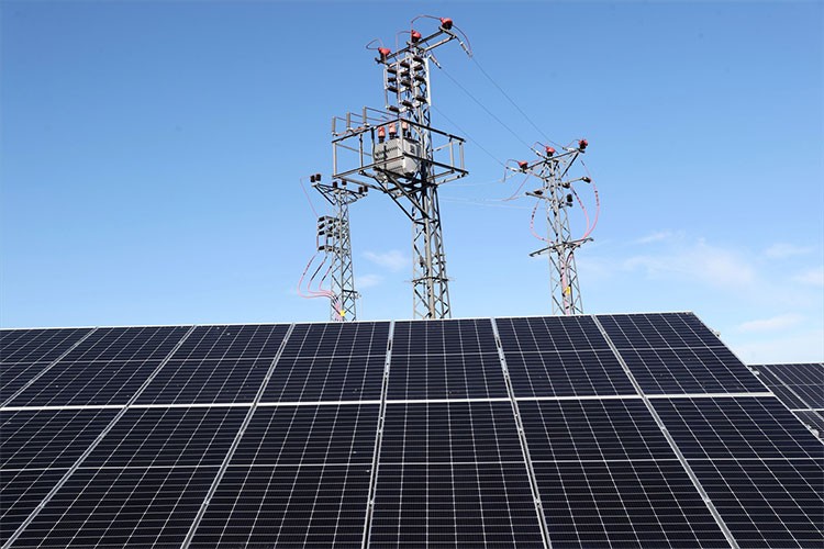 GES kuran girişimci, ihtiyaç fazlası elektriği satıyor