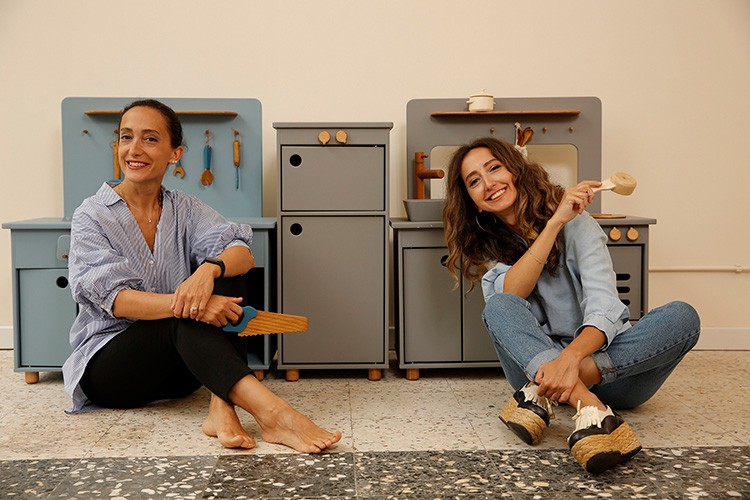 İki girişimci kadın çocukları unutmadı