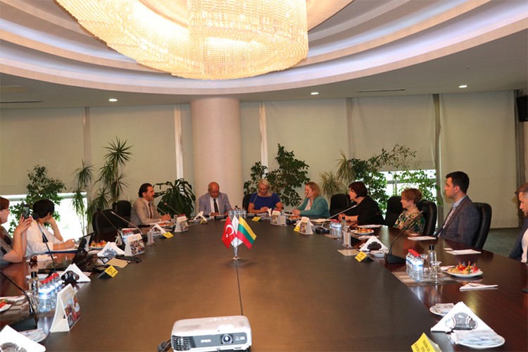 Litvanya Heyeti'nden ASO 1.OSB'yi ziyaret